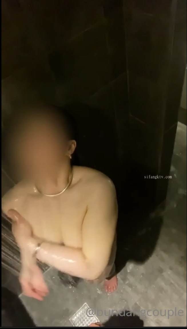 文学城骚逼老婆想3p